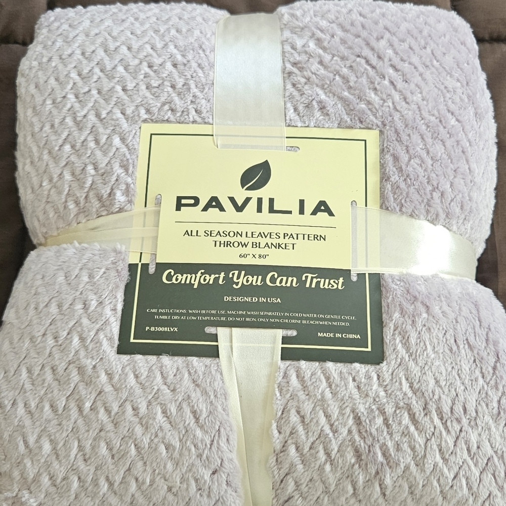 Pavilia  Throw Blanket